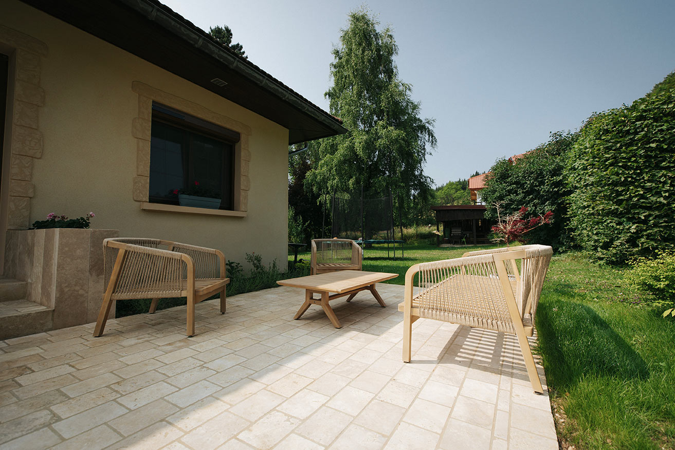 Aménagement d'une terrasse dans l'Ain